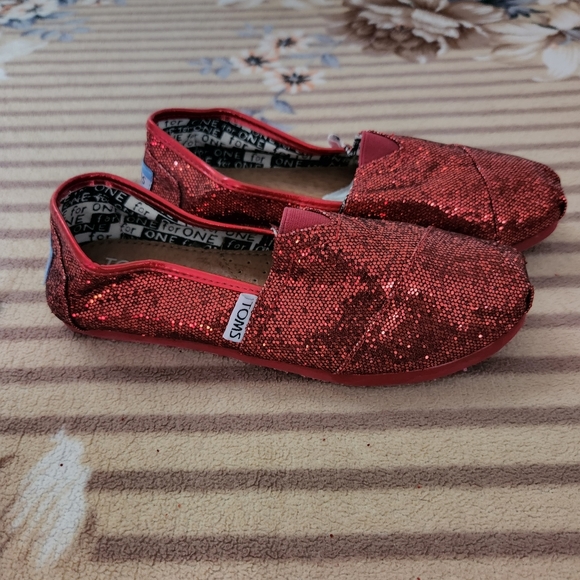 Red glitter tims slip on and/or velcro - Picture 10 of 12
